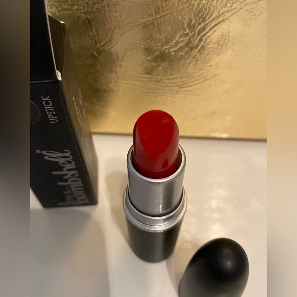 Be a Bombshell LIpstick- color Hollywood NEW